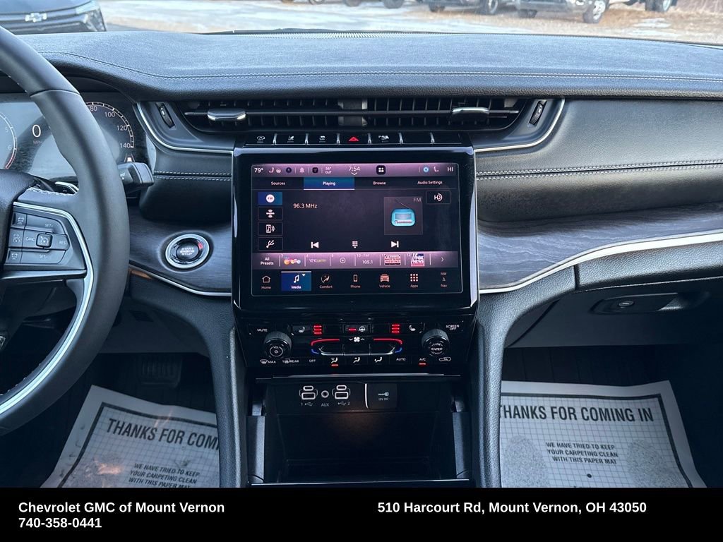 Used 2025 Jeep Grand Cherokee L Limited image 19