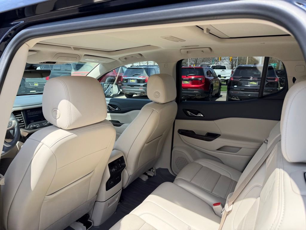 Certified 2021 GMC Acadia Denali w/ Denali Ultimate Package AWD/4WD image 15