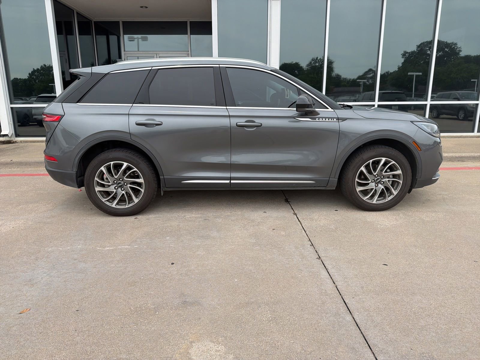 Used 2022 Lincoln Corsair FWD w/ Equipment Group 101A image 5