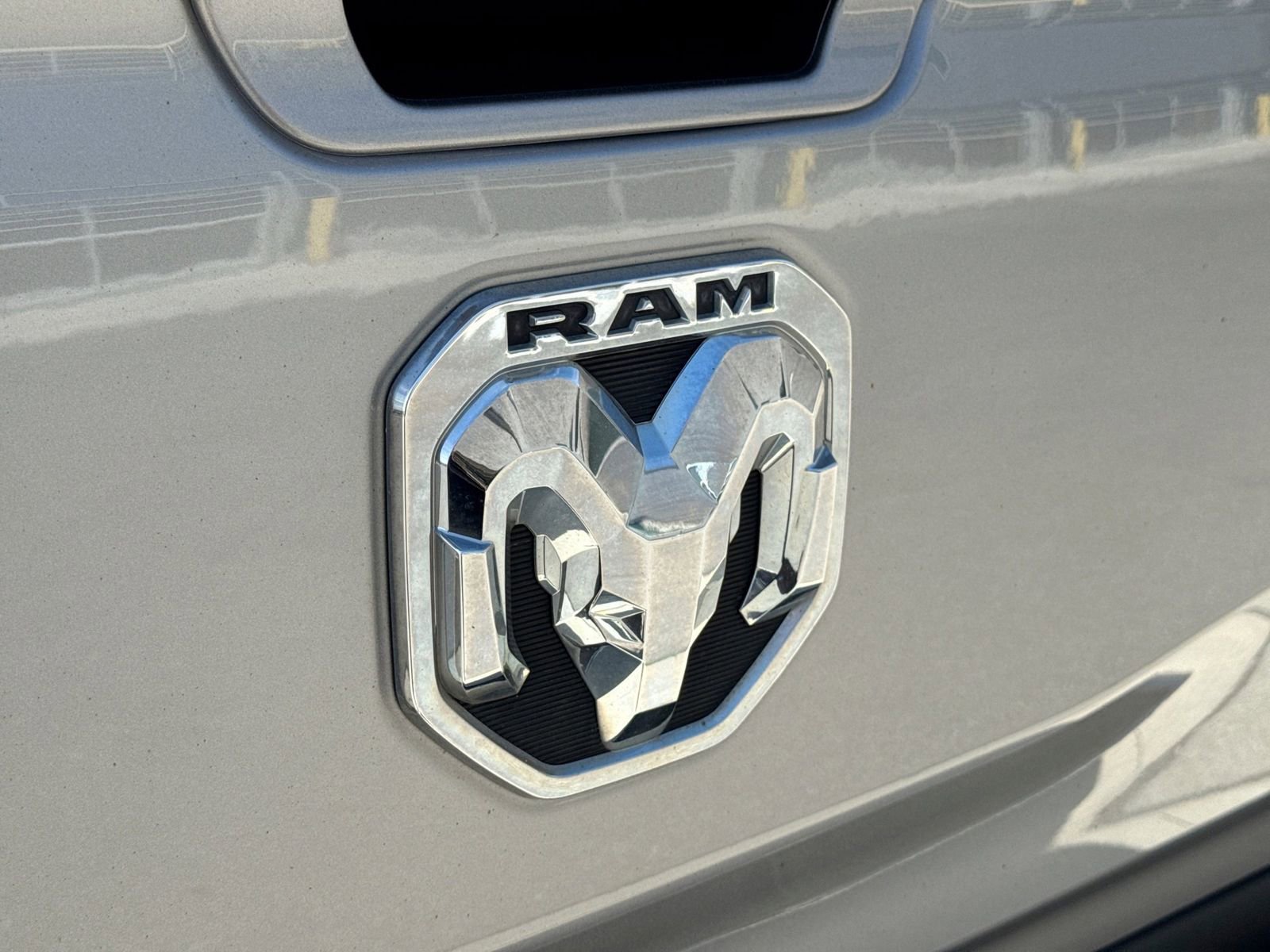 Used 2021 RAM 1500 Laramie AWD/4WD image 14