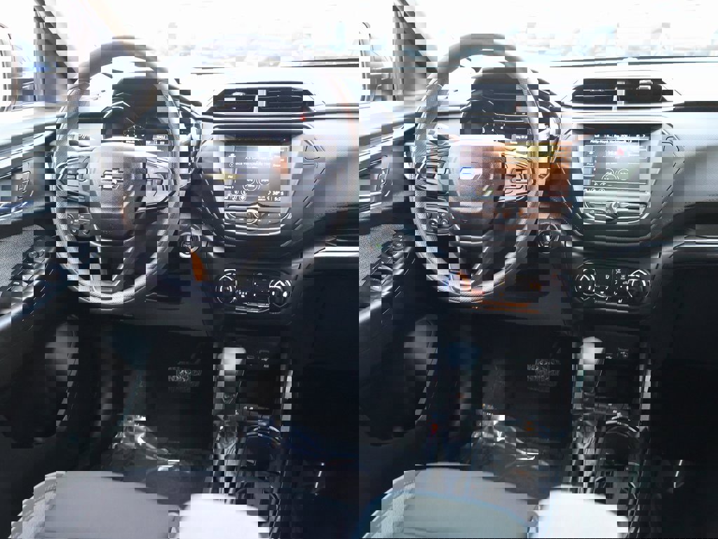 Used 2022 Chevrolet TrailBlazer LT w/ Driver Confidence Package image 14