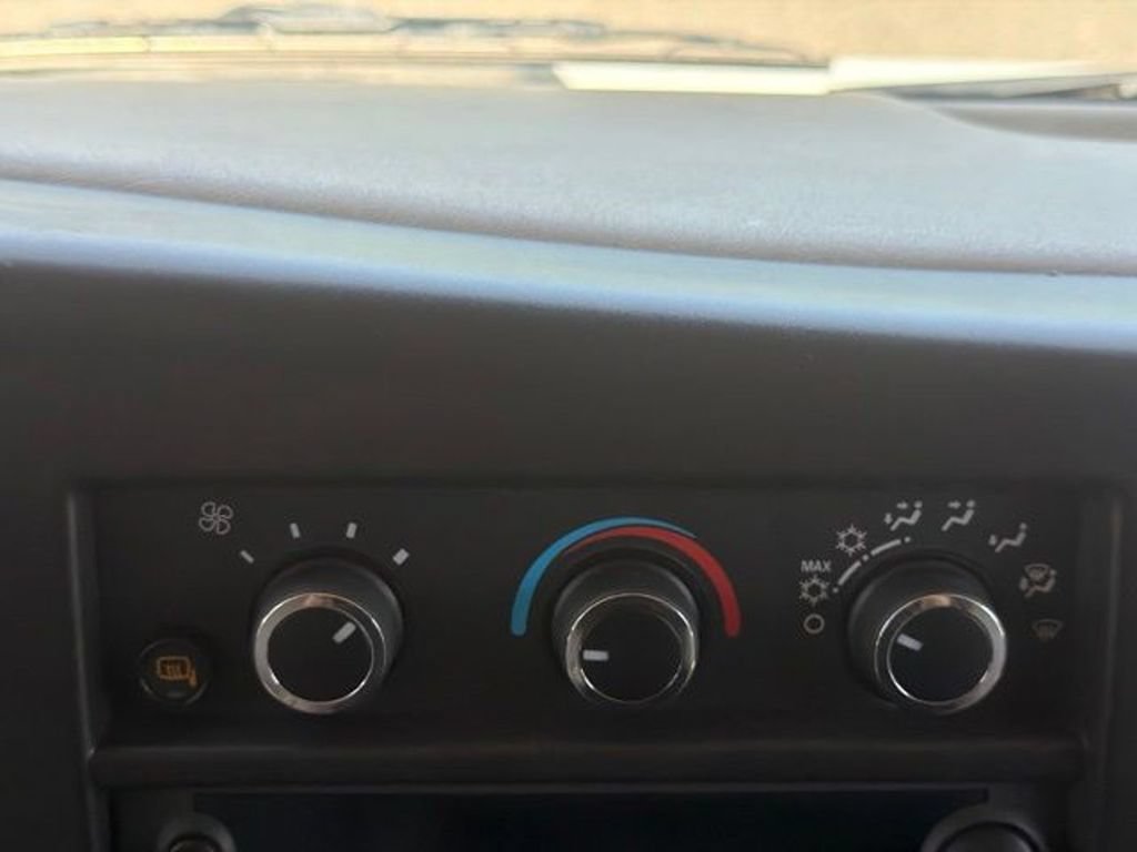 Certified 2025 Chevrolet Express 2500 RWD image 20