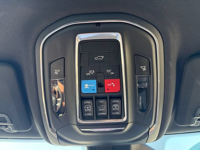 Used 2025 Jeep Grand Cherokee L Summit w/ Advanced Protech Group IV AWD/4WD image 14