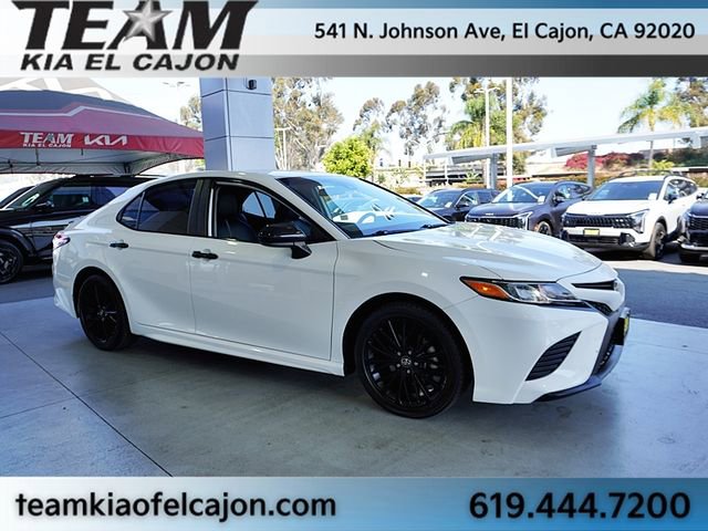 Used 2020 Toyota Camry SE w/ Carpet Mat Package image 10