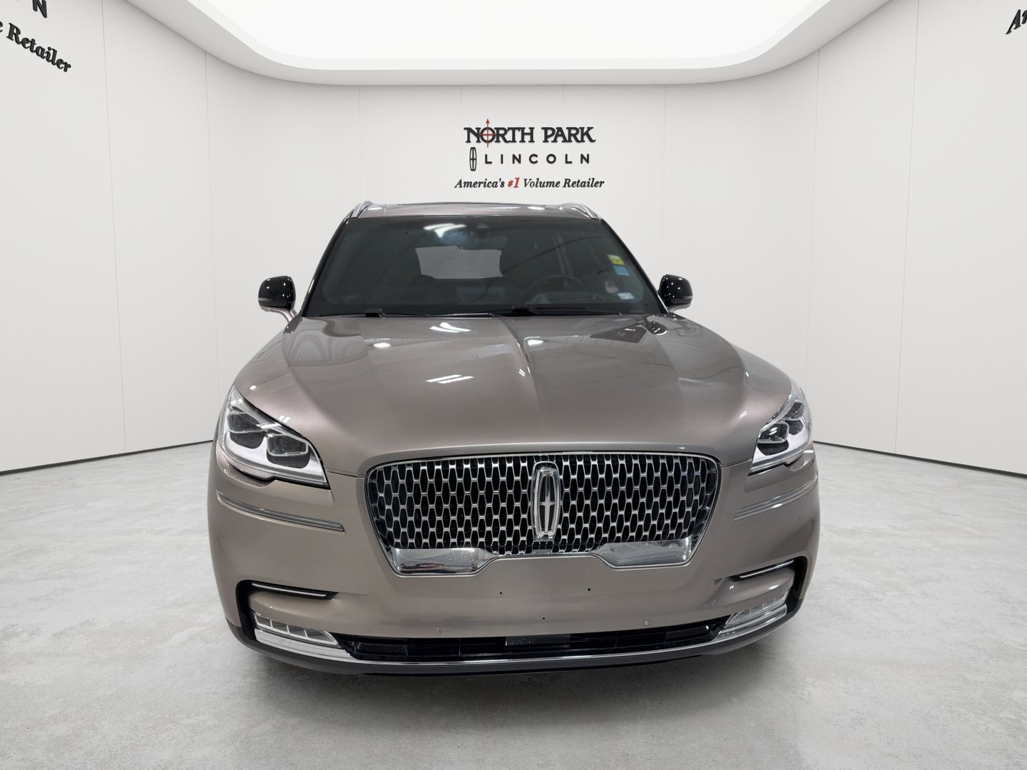 Used 2021 Lincoln Aviator Reserve w/ Equipment Group 202A AWD/4WD image 8
