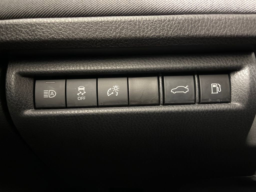 Certified 2025 Toyota Camry LE image 28