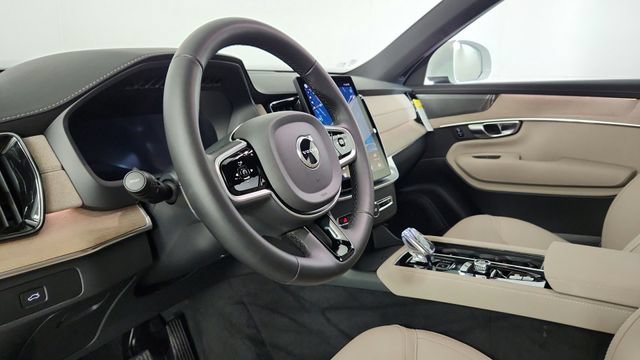 Certified 2026 Volvo XC90 B6 Plus w/ Protection Package Premier AWD/4WD image 12