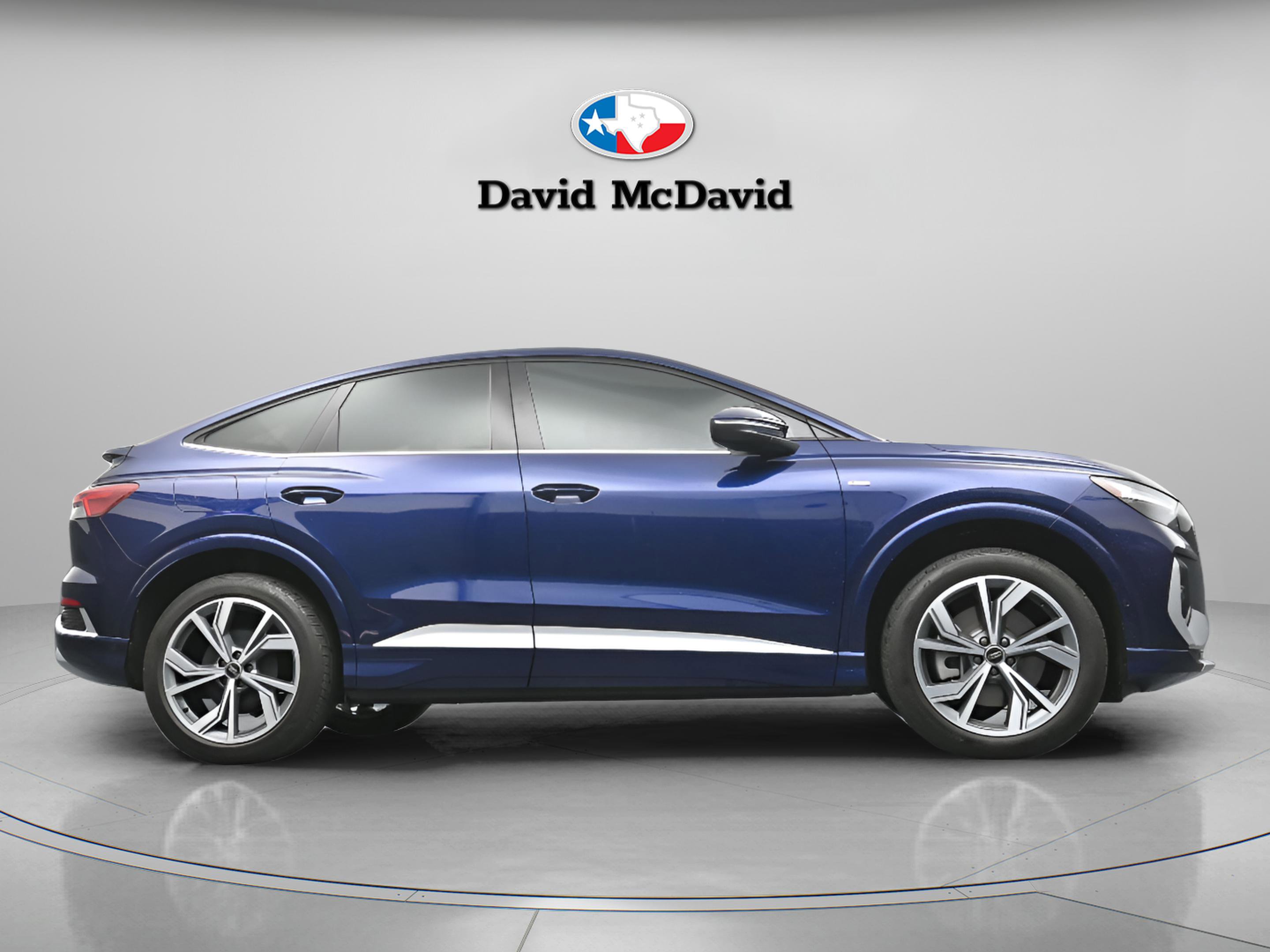 Used 2024 Audi Q4 e-tron Premium Plus w/ Premium Plus image 19