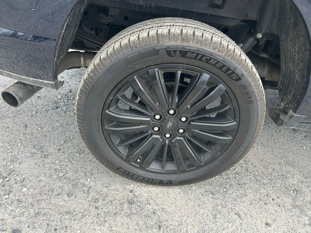 Used 2025 Ford F150 Platinum image 11