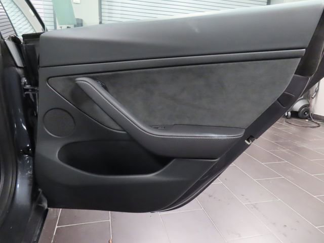 Used 2023 Tesla Model 3 Standard Range image 11