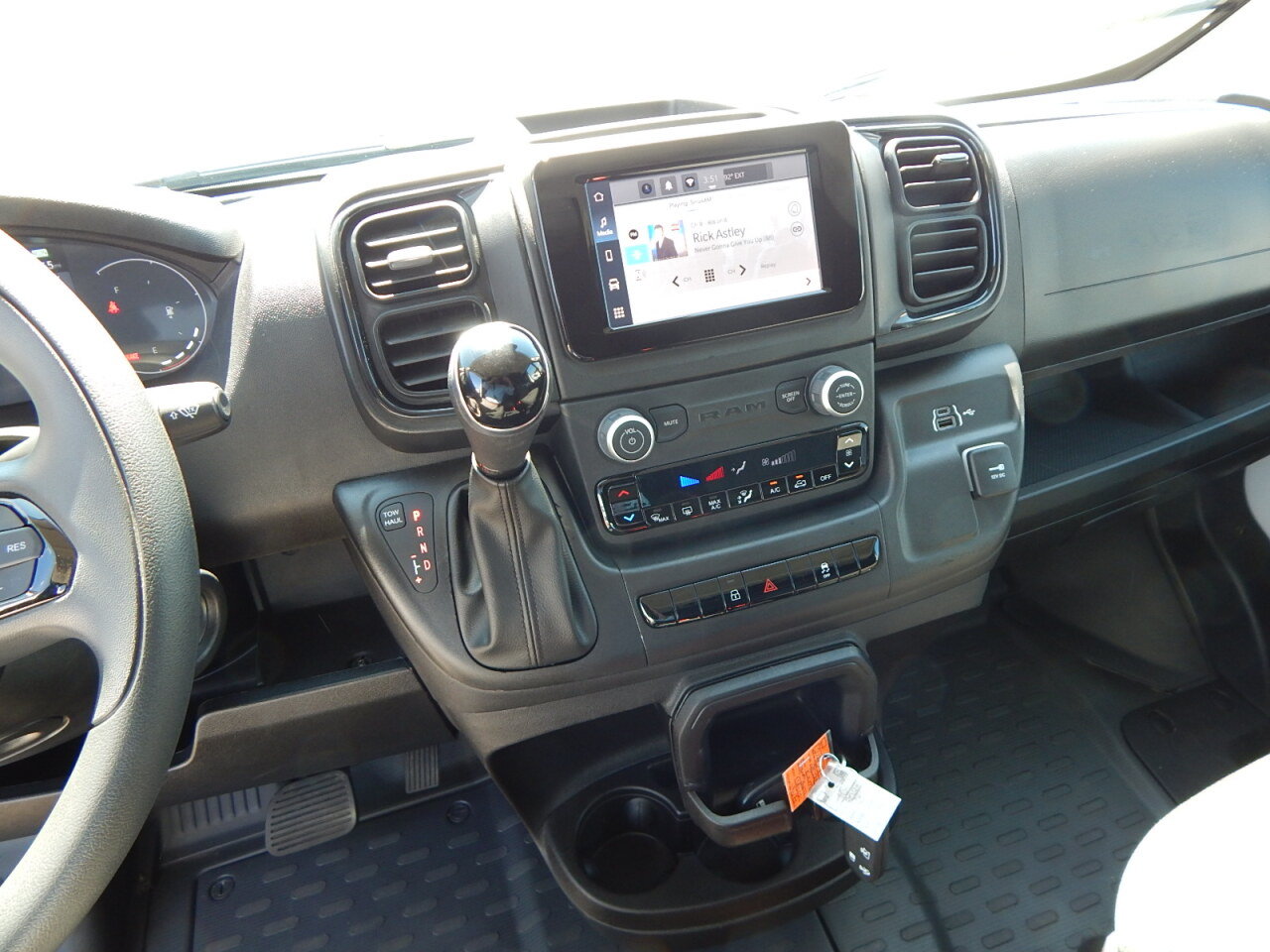 Used 2025 RAM ProMaster 2500 w/ U-Haul Equipment Group FWD image 22