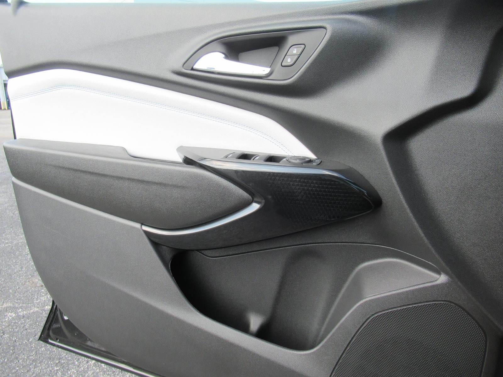 New 2026 Chevrolet Trax LT w/ Sunroof Package FWD image 20