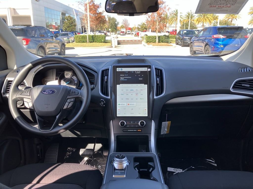 New 2024 Ford Edge SE image 5
