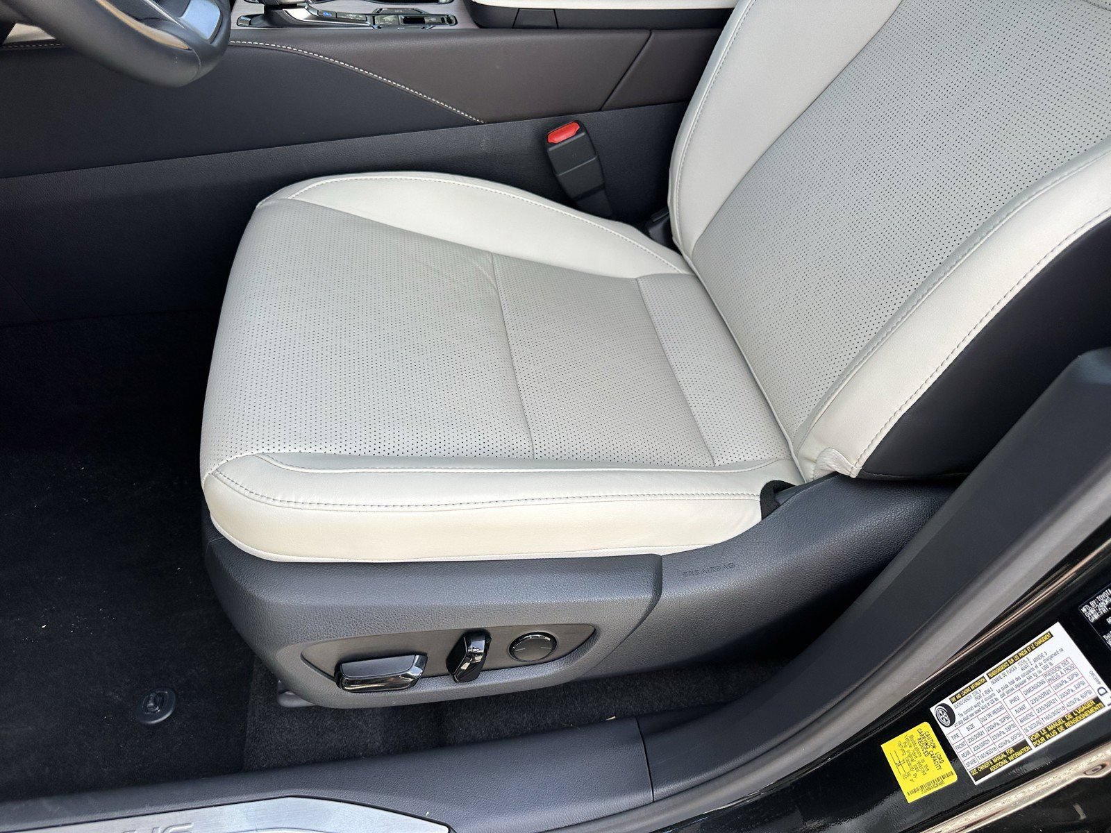 Used 2025 Lexus RX 350 Premium Plus w/ Accessory Package FWD image 21