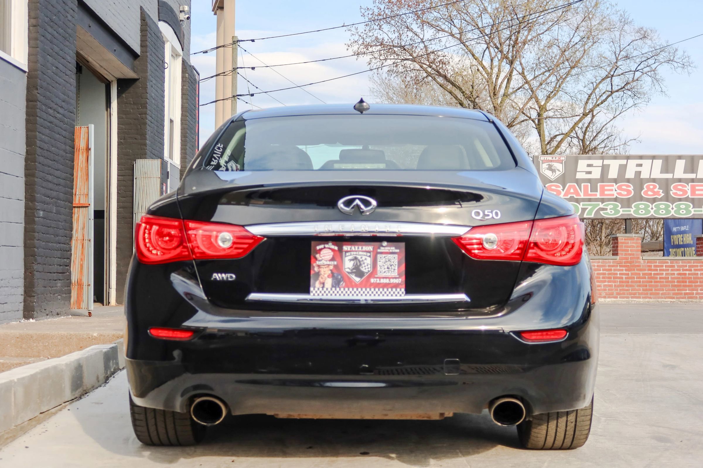 Used 2015 INFINITI Q50 Premium w/ Navigation Package image 7
