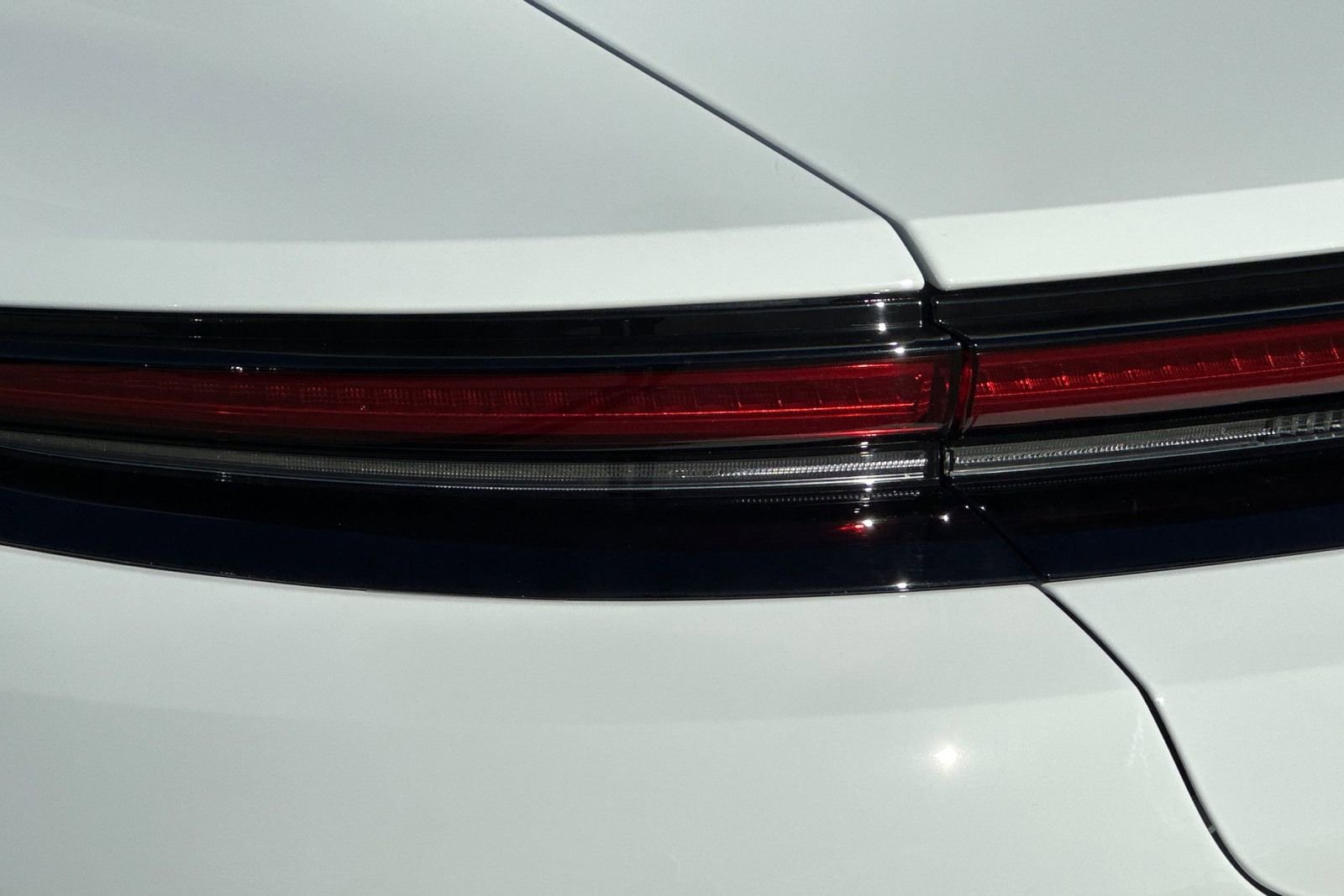 New 2026 Porsche Panamera image 38