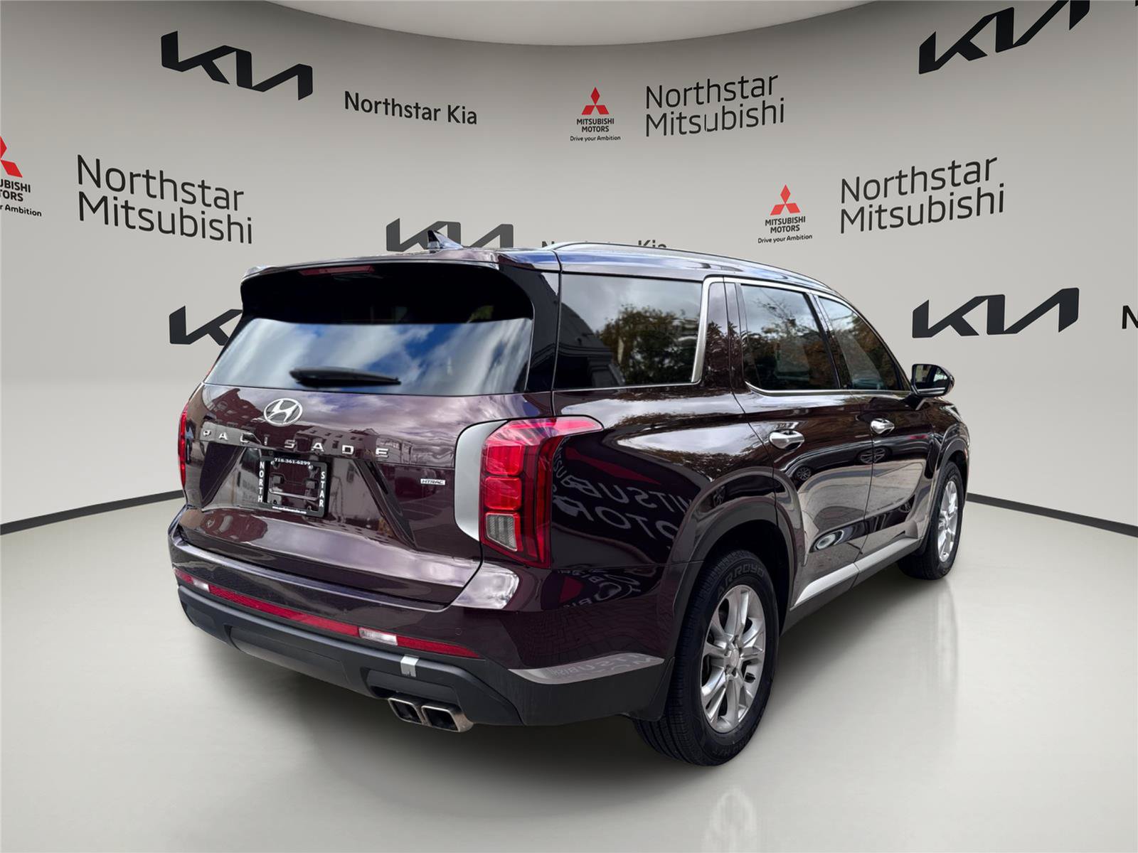 Used 2023 Hyundai Palisade SEL w/ Winter Package AWD/4WD image 4