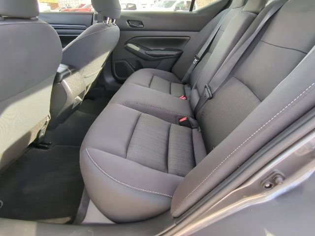 Used 2024 Nissan Altima 2.5 SV image 17