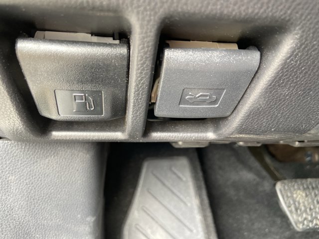 Used 2025 Toyota RAV4 XLE FWD image 45