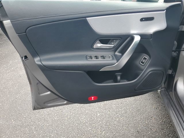 Used 2022 Mercedes-Benz CLA 250 image 8