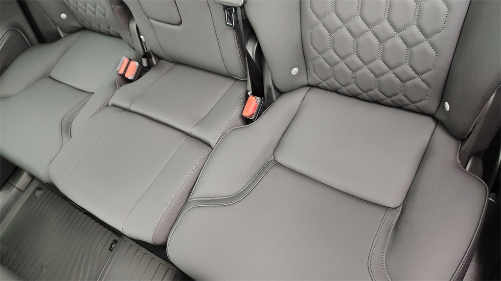 New 2026 Volvo XC90 B6 Plus w/ Protection Package image 31