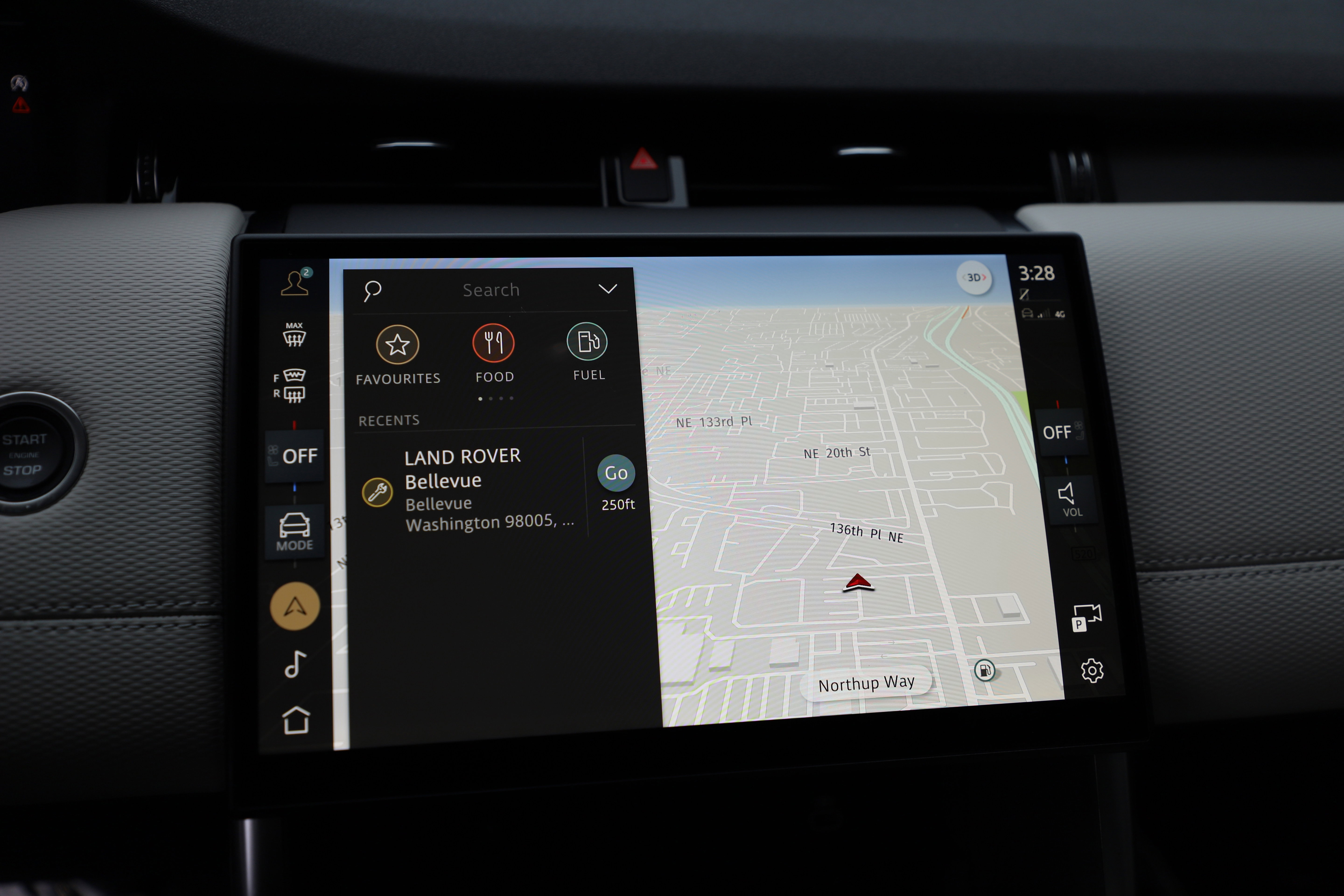 Certified 2025 Land Rover Discovery Sport Dynamic SE image 19