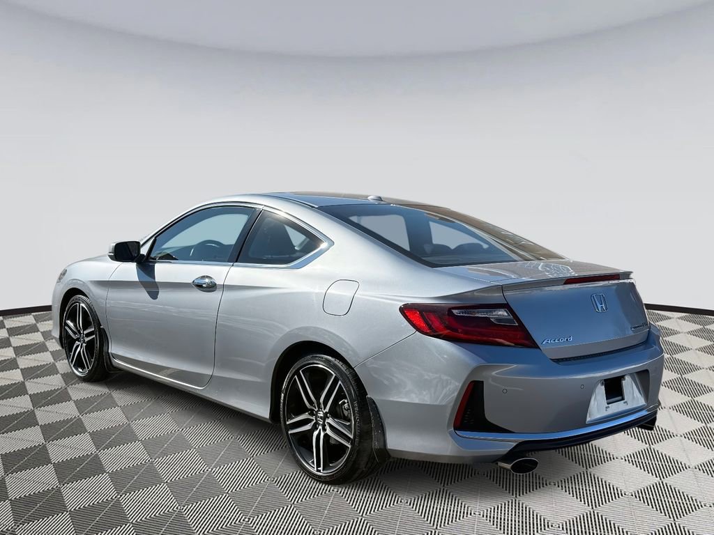 Used 2017 Honda Accord Touring image 4