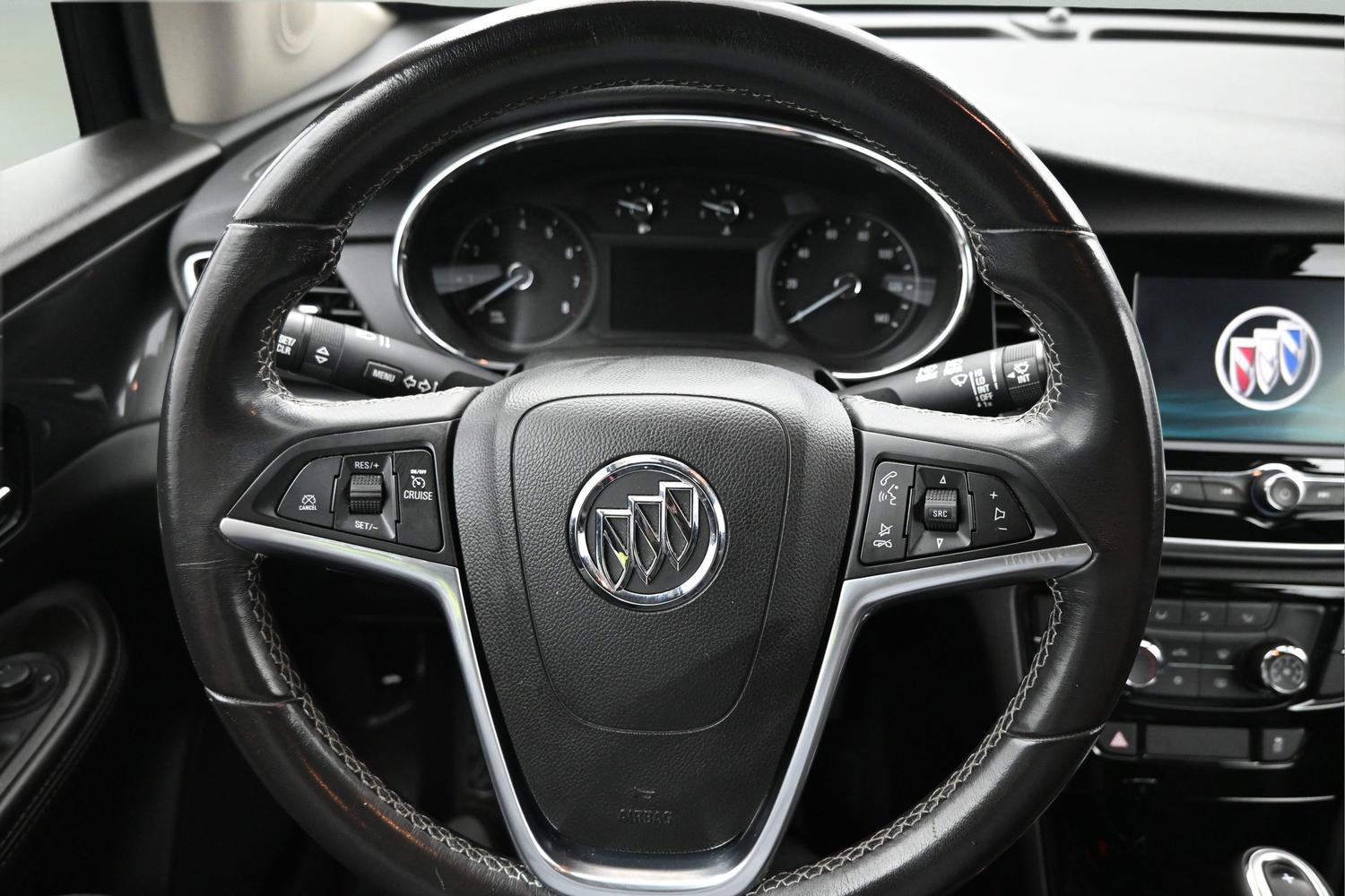 Used 2022 Buick Encore Preferred w/ Safety Package AWD/4WD image 18
