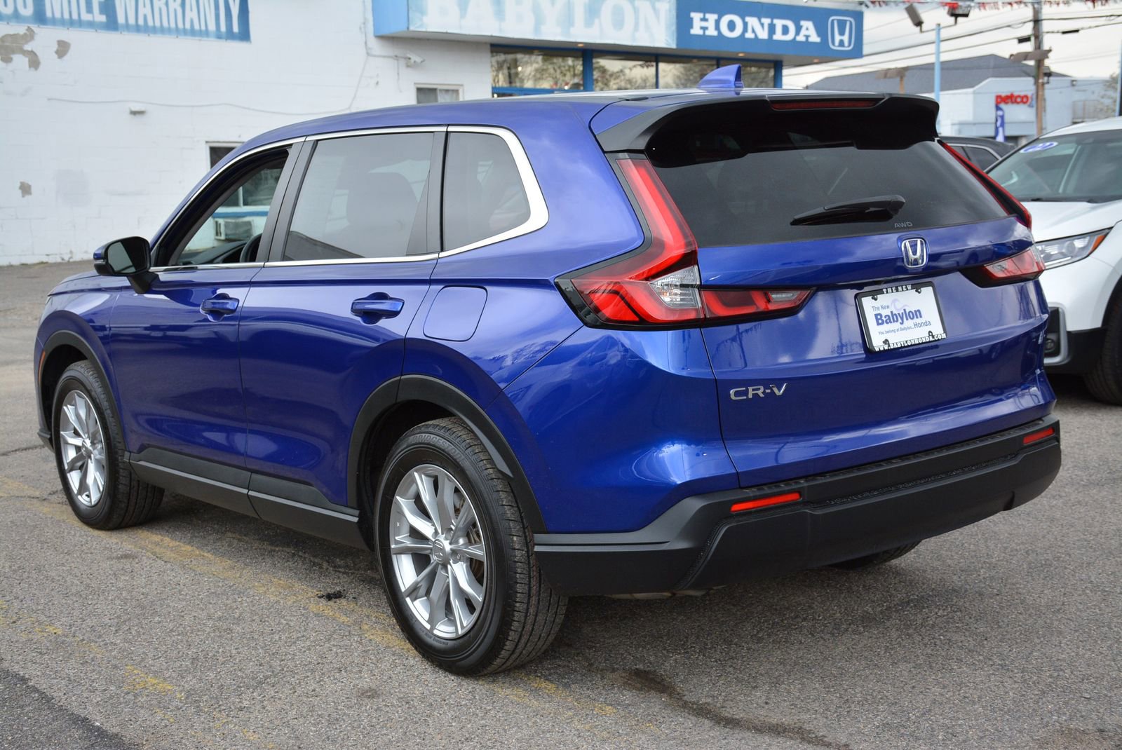 Used 2023 Honda CR-V EX image 3
