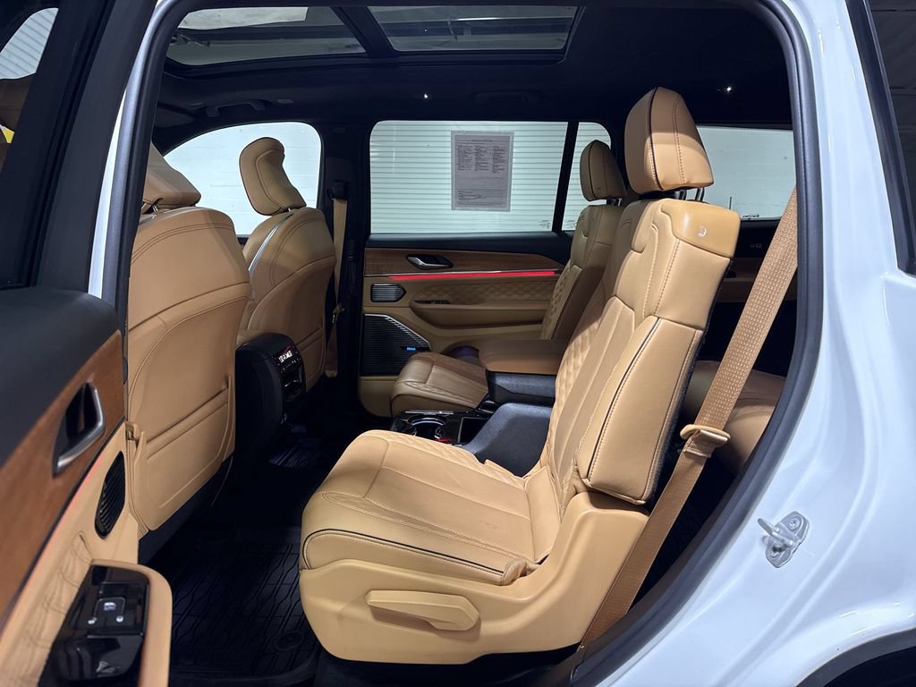 Used 2023 Jeep Grand Cherokee L Summit AWD/4WD image 24