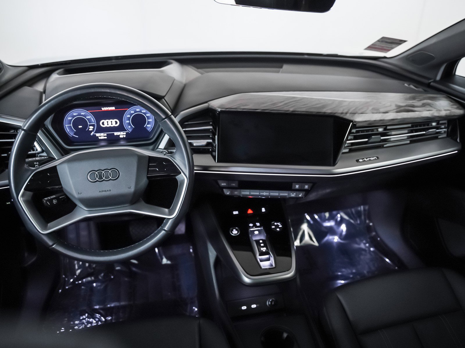 Used 2024 Audi Q4 e-tron Prestige w/ Black Optic Package image 17