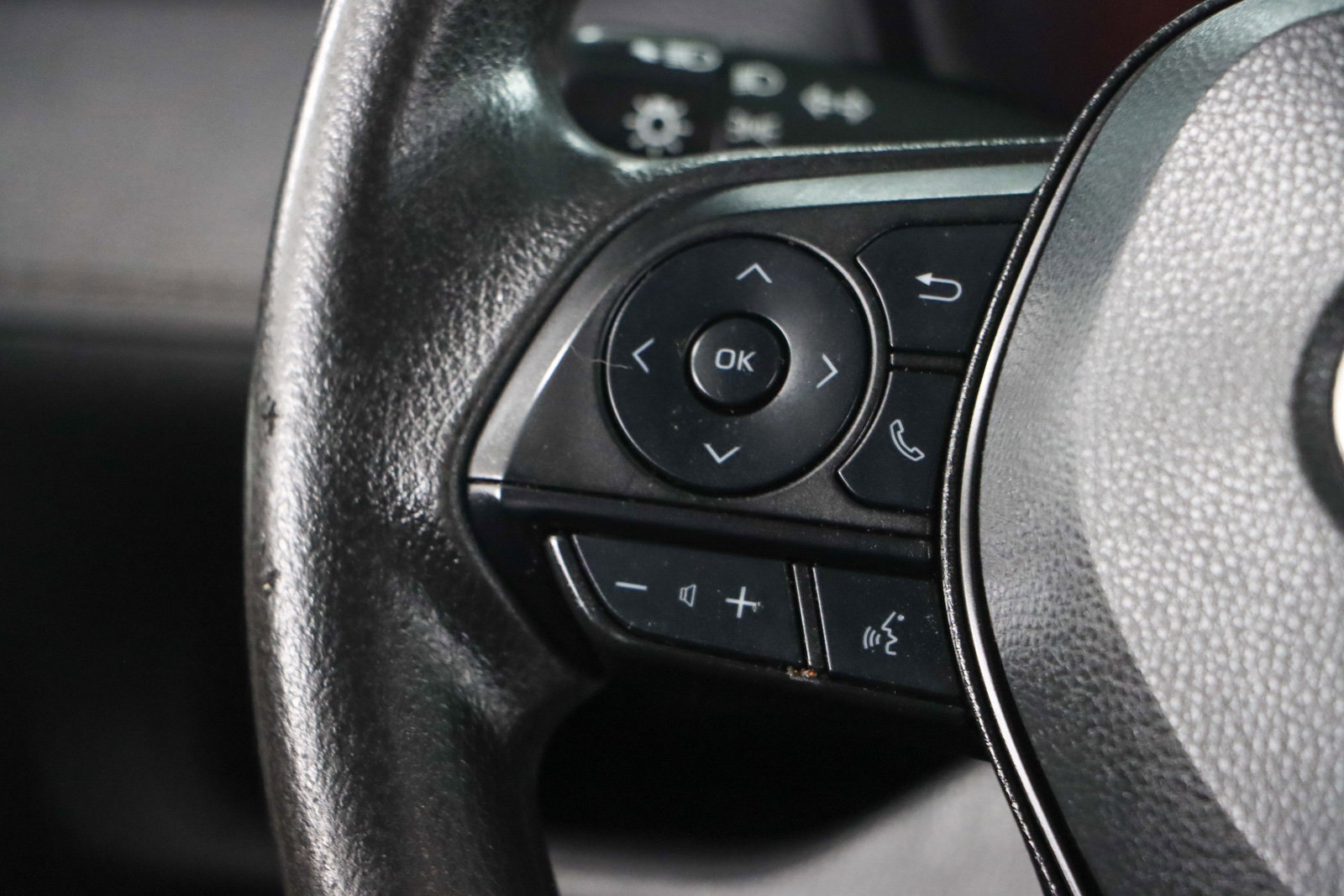 Used 2022 Toyota RAV4 XLE image 13