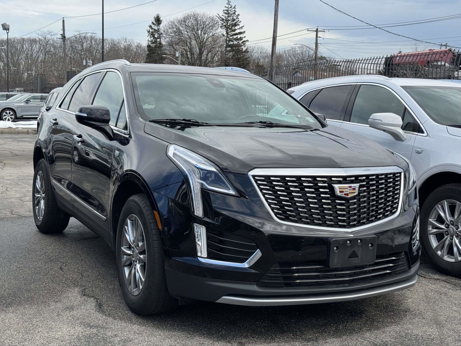 Certified 2022 Cadillac XT5 Premium Luxury image 2