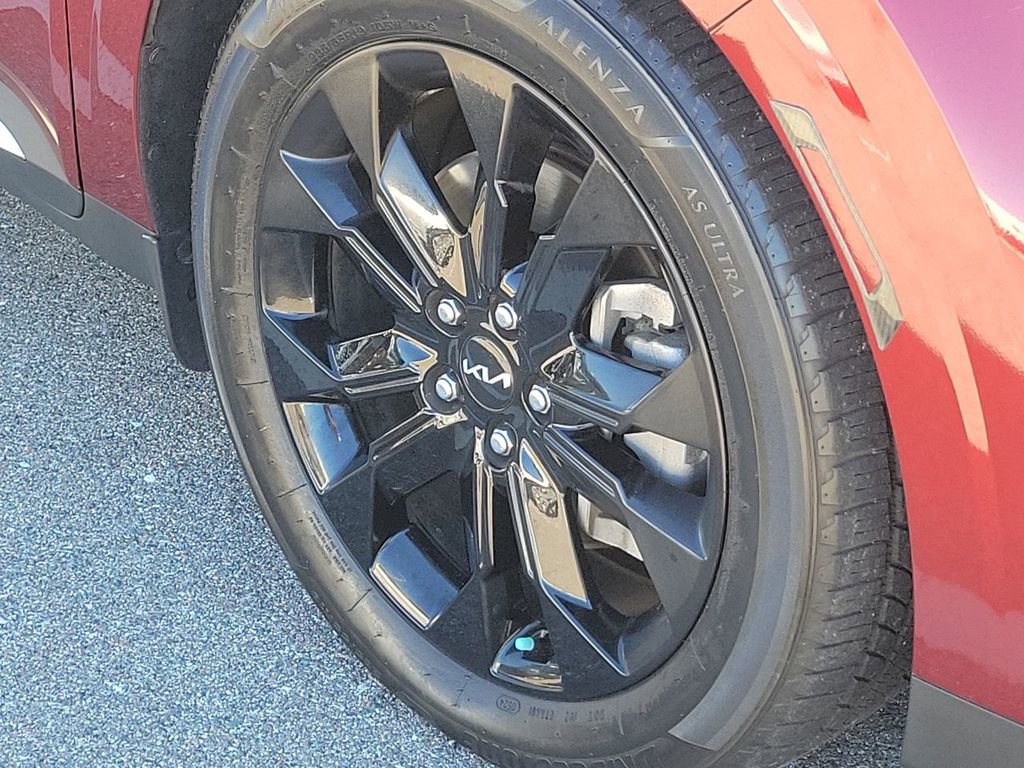 Used 2023 Kia Carnival SX Prestige image 7