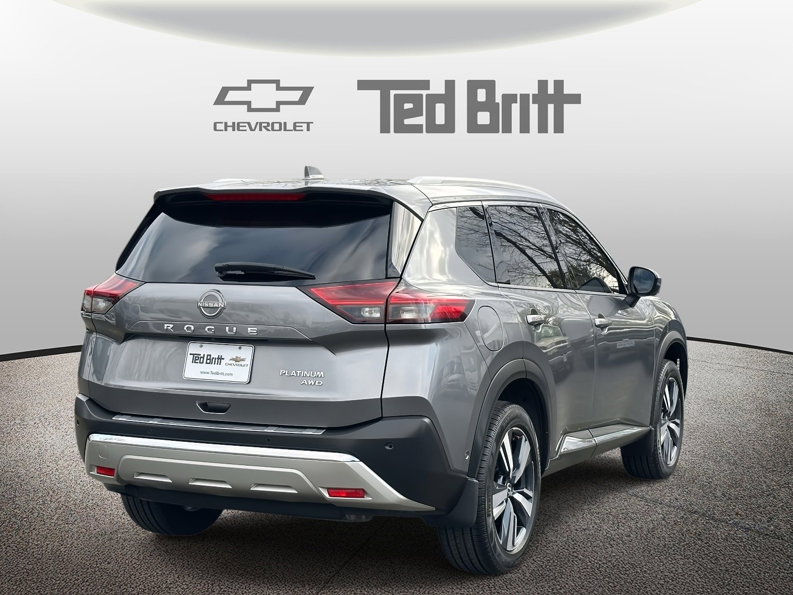 Used 2023 Nissan Rogue Platinum w/ Platinum Premium Package image 4