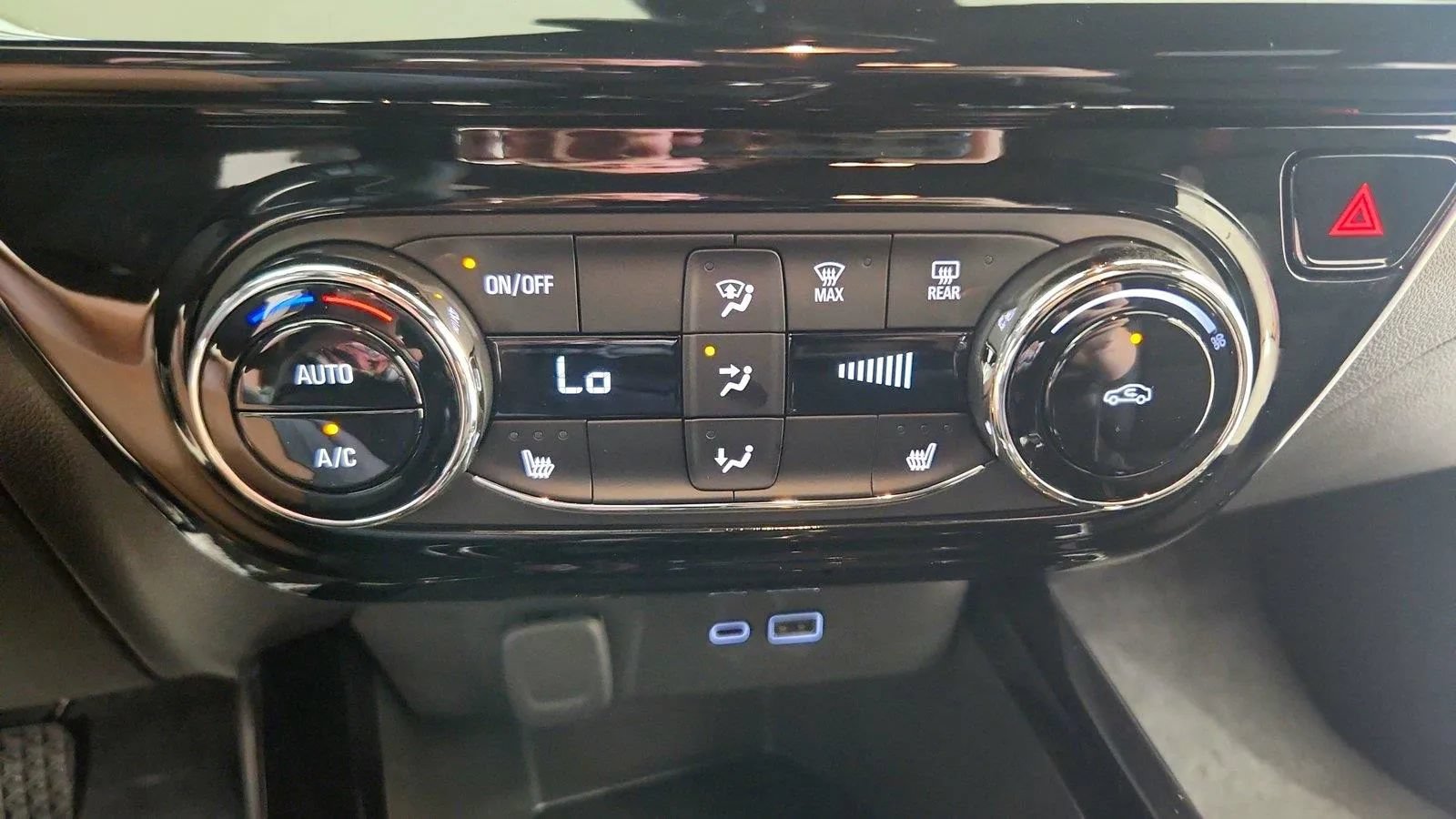 New 2026 Chevrolet Trax RS w/ Driver Confidence Package FWD image 22