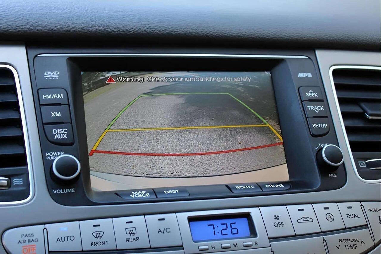 Used 2013 Hyundai Genesis 3.8 w/ Premium Pkg image 23