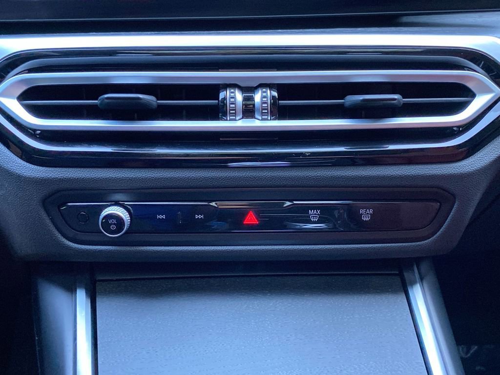 Used 2023 BMW i4 eDrive40 image 32