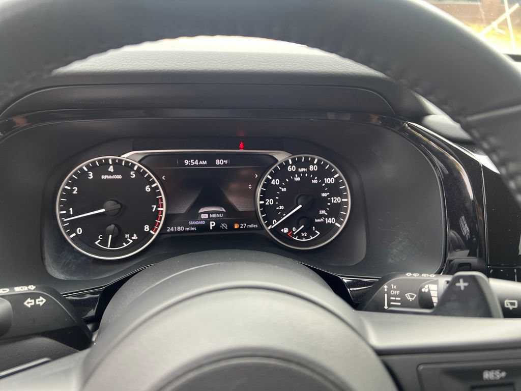 Used 2024 Nissan Pathfinder SV FWD image 3