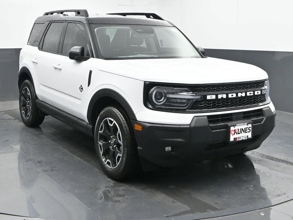 New 2025 Ford Bronco Sport Outer Banks image 2