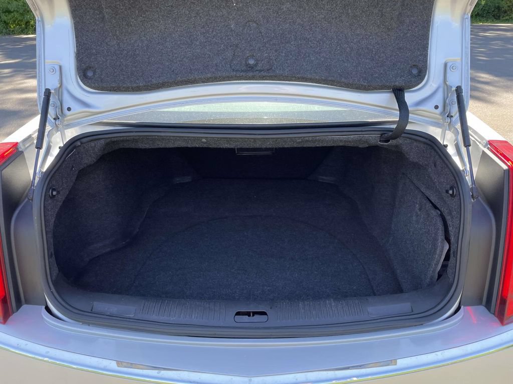Used 2010 Cadillac CTS Luxury RWD image 8