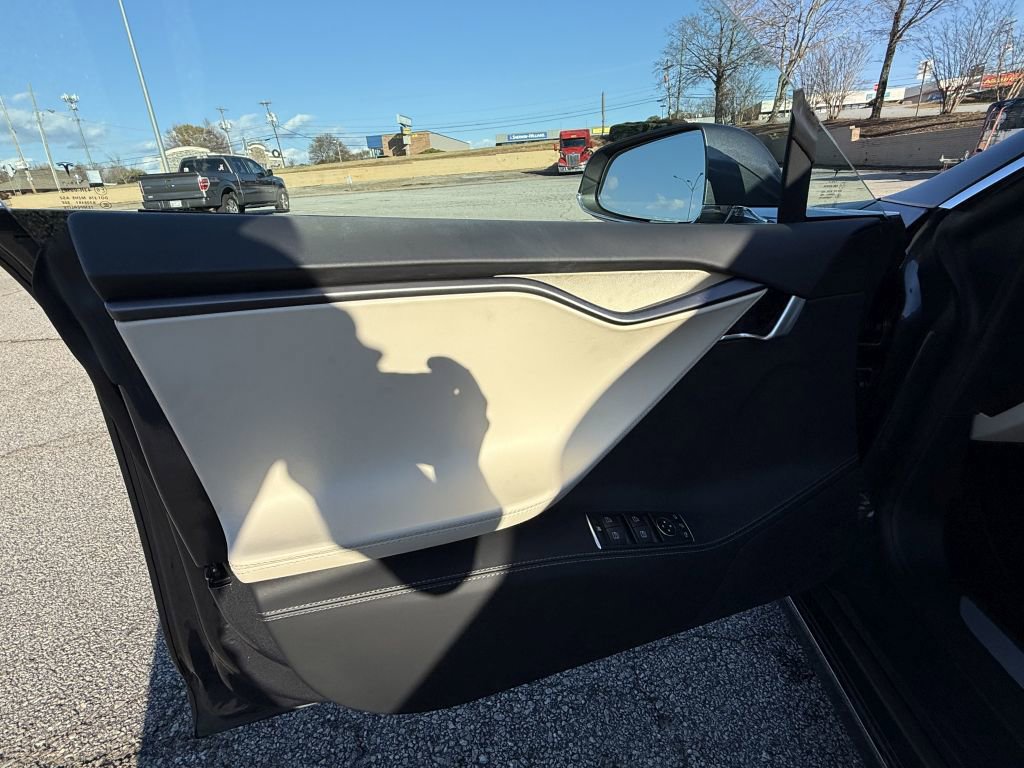 Used 2020 Tesla Model S Long Range Plus image 16
