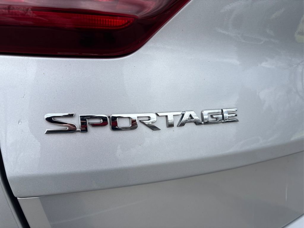 Used 2022 Kia Sportage LX image 14
