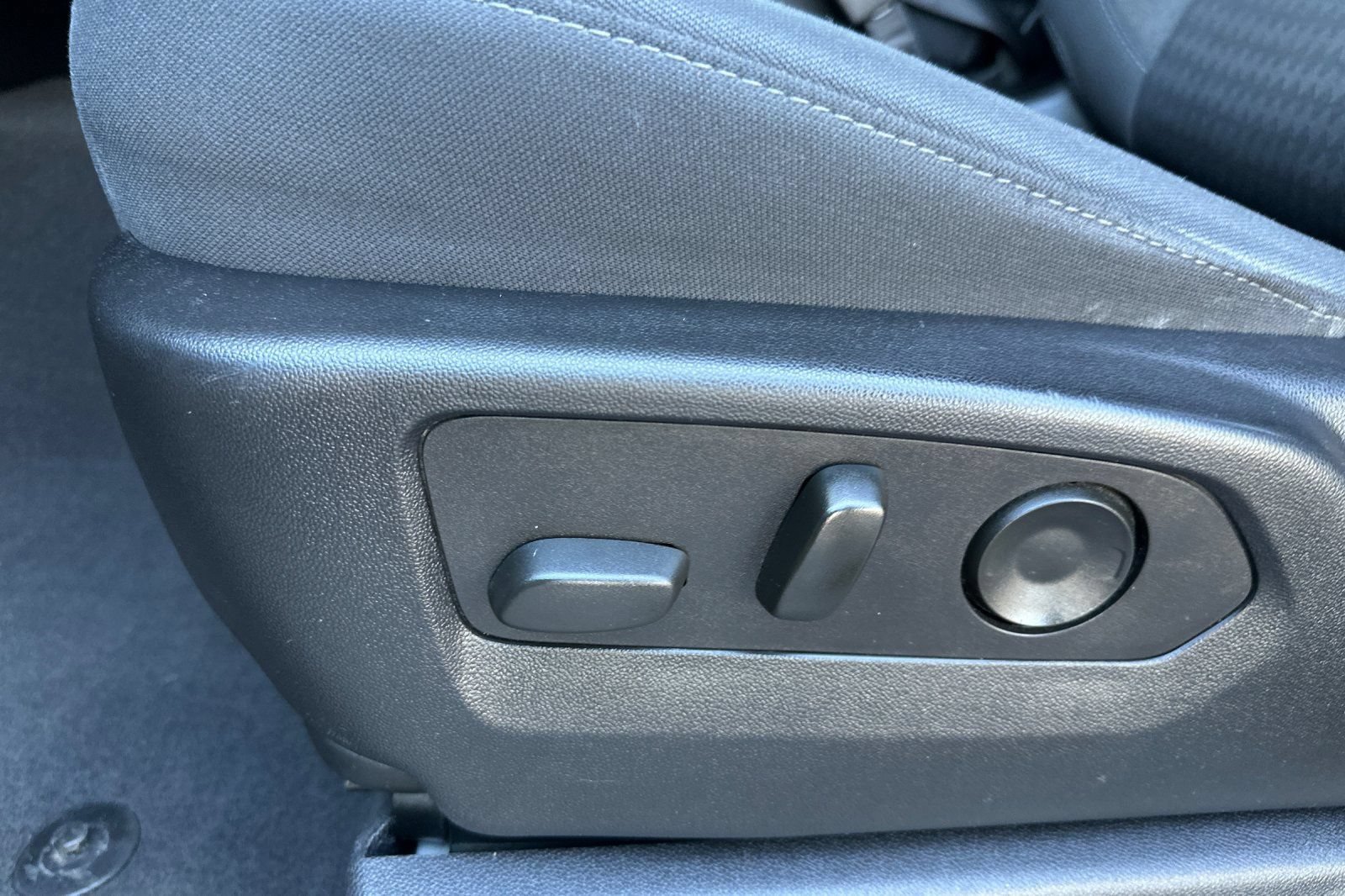 Certified 2022 Chevrolet Silverado 1500 Custom RWD image 12