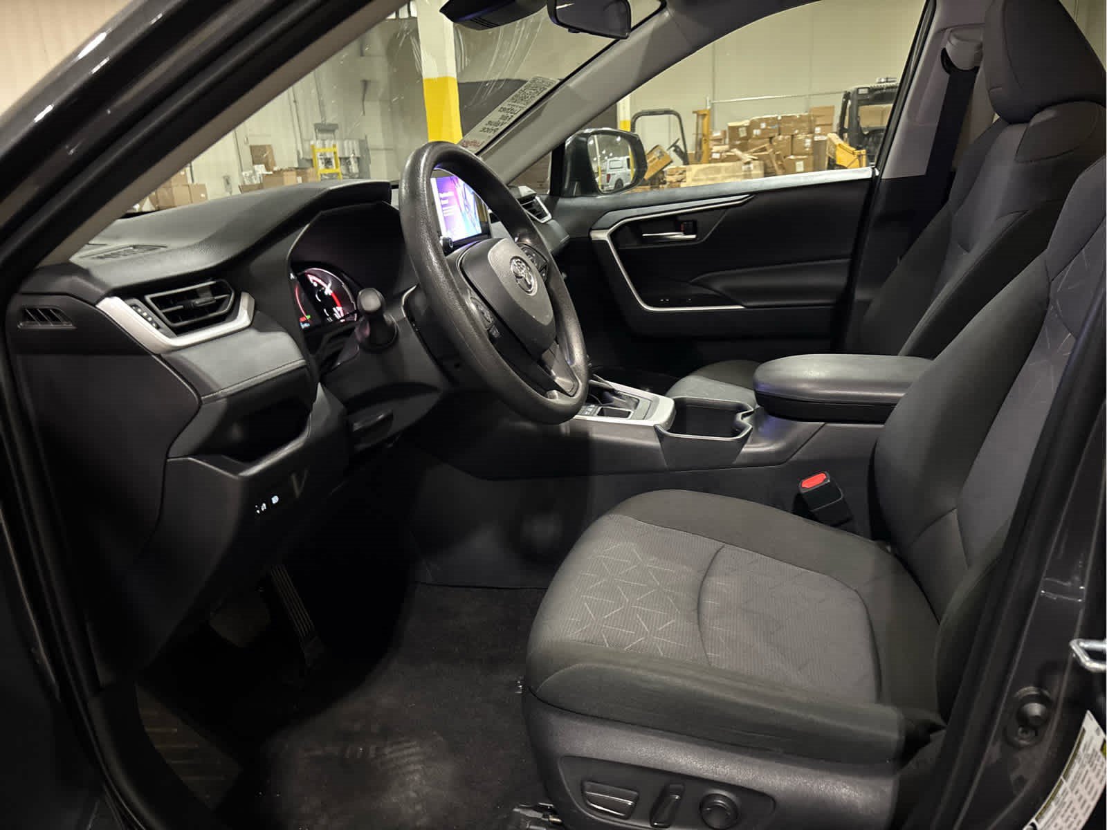 Used 2025 Toyota RAV4 XLE AWD/4WD image 9
