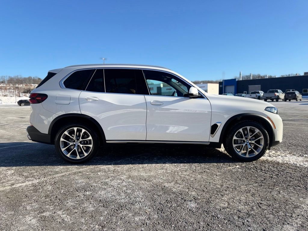 Certified 2025 BMW X5 xDrive40i w/ Parking Assistance Package image 8