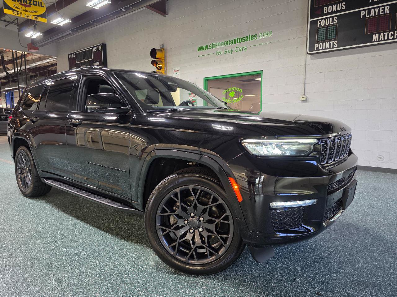 Used 2023 Jeep Grand Cherokee L Summit AWD/4WD image 14