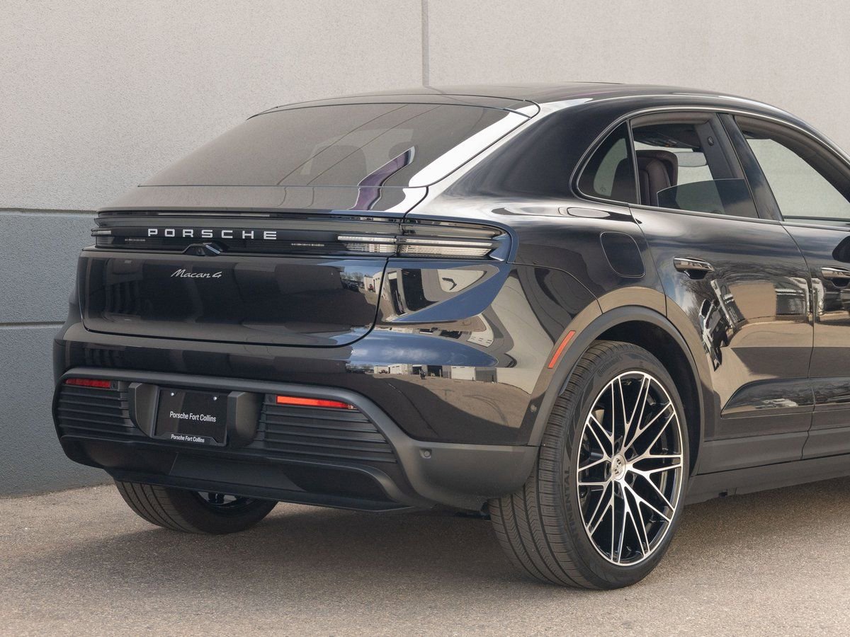 New 2025 Porsche Macan 4 Electric image 13