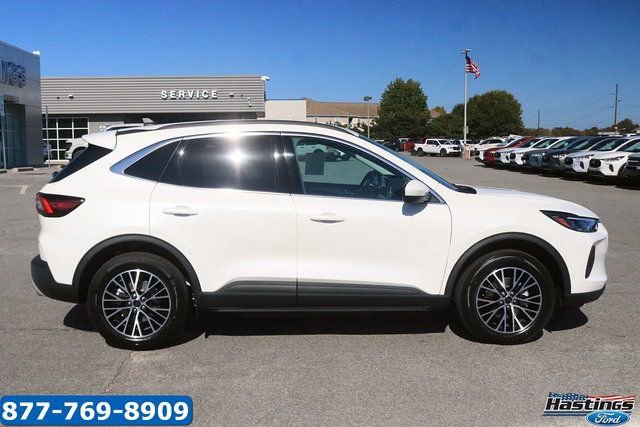 New 2025 Ford Escape SE w/ PHEV Premium Package FWD image 4
