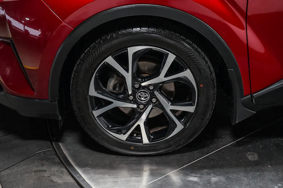 Certified 2018 Toyota C-HR XLE FWD image 10